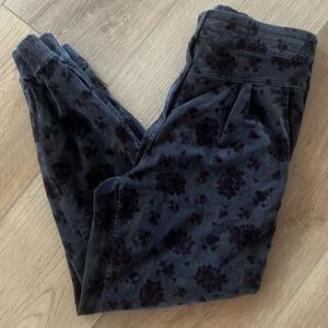 Anthropologie Jogger Kalea Pant Velour‎ Velvet Women Medium Gray Floral Mom